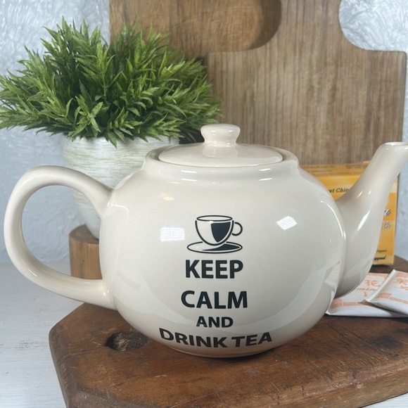 Tea Pot Keep Calm & Drink Tea 5 Cup Capacity Tea Serving Pot Hot Drink Server - Picture 15 of 15